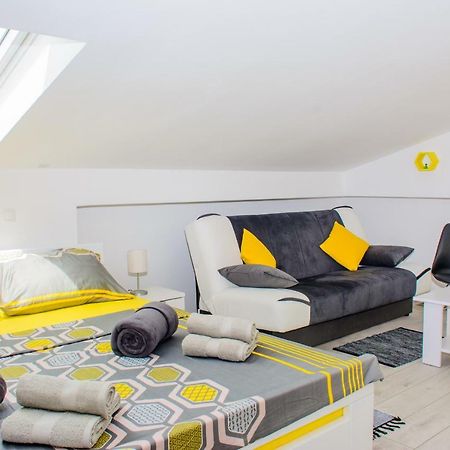 Rose Garden Apartment ปริฟลากา ภายนอก รูปภาพ